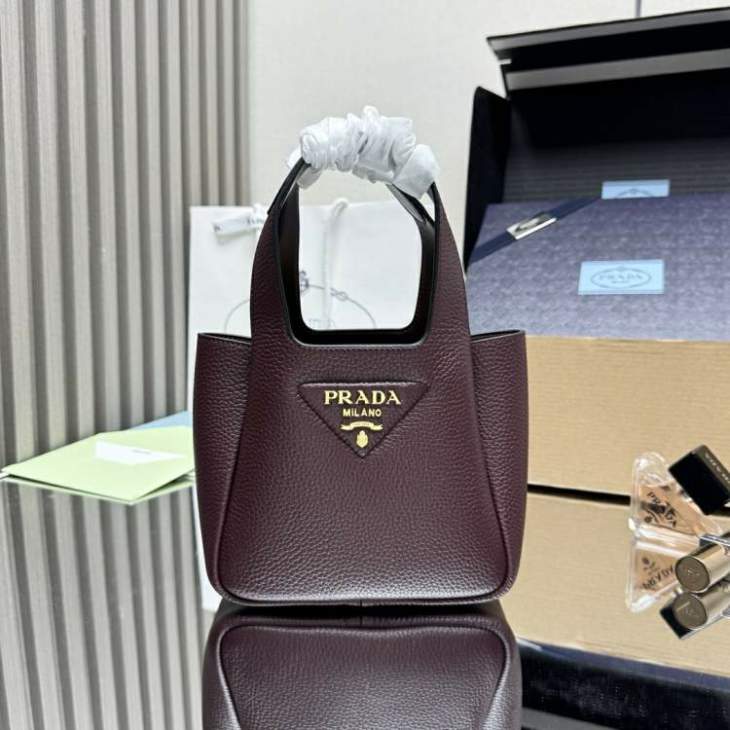 Picture of Prada Handbags _SKUfw219657664fw